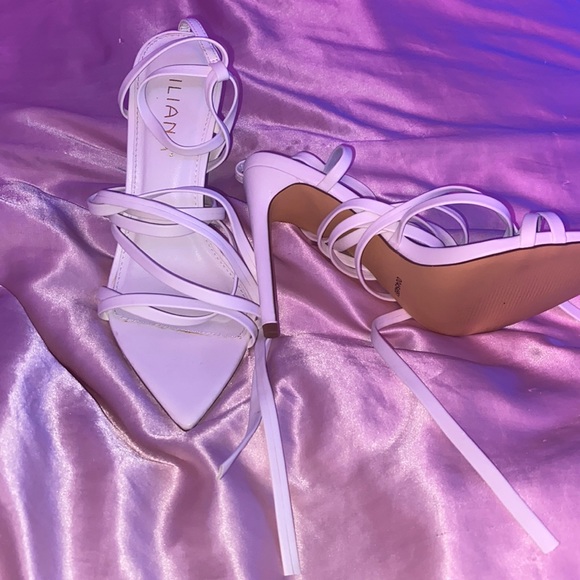 Shoes - Size 8 women’s white strappy tie up heel
